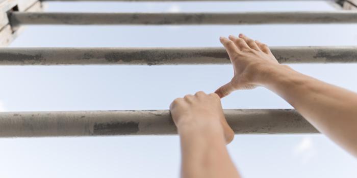 Assisteix a la conferència sobre la "Resiliència en la Intervenció Social" en l'àmbit assistencial i sanitari