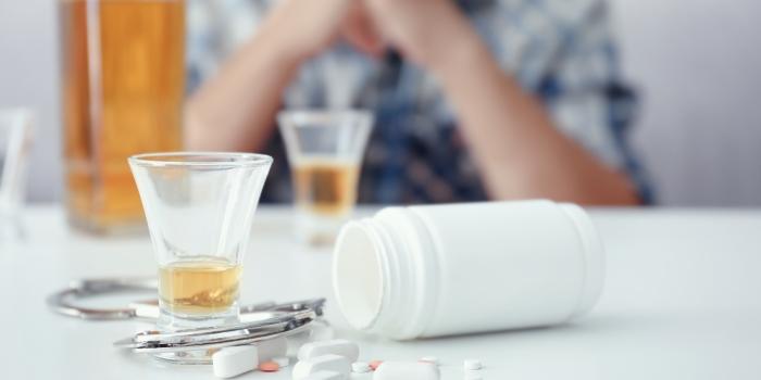 conferència virtual "Factors psicològics i socials de l'addicció a les drogues"